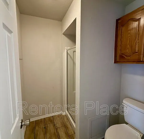 1548 E 74th St — Photo 16