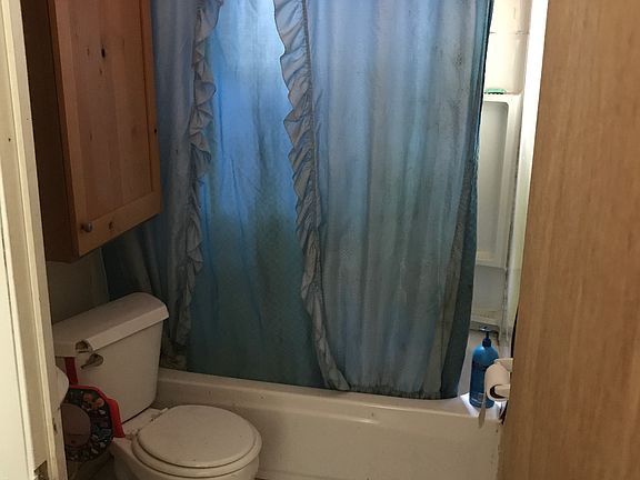 4th image of 100 E 4th Ave