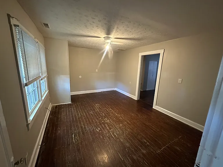 218 Holmes St #B — Photo 10