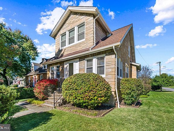4th image of 2518 Taylor Ave