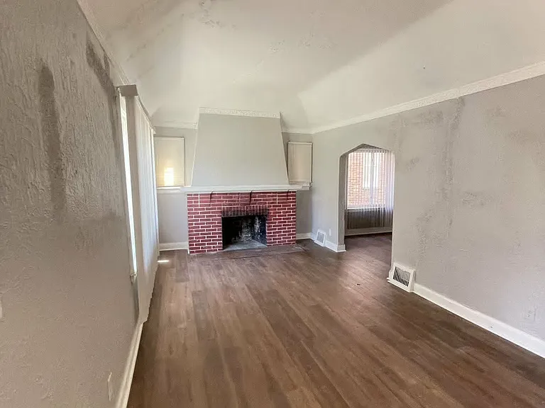 16219 Northlawn St — Photo 5