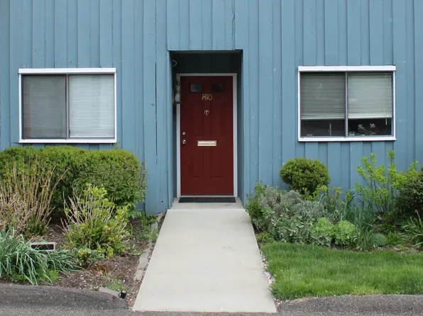1410 Melville Avenue #1410, Fairfield, CT 06825