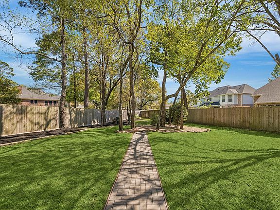 5th image of 16407 Emilia Ct