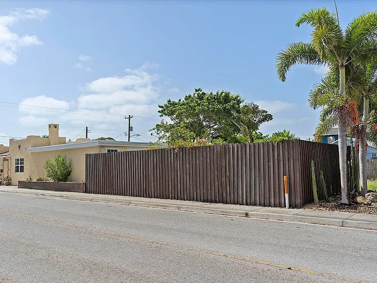 615 7th Ave N — Photo 3