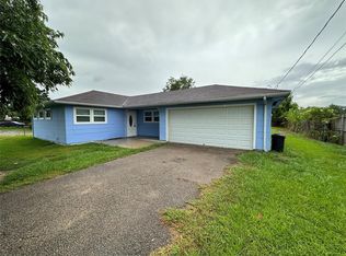 2207 N Cleveland St, Dayton, TX 77535