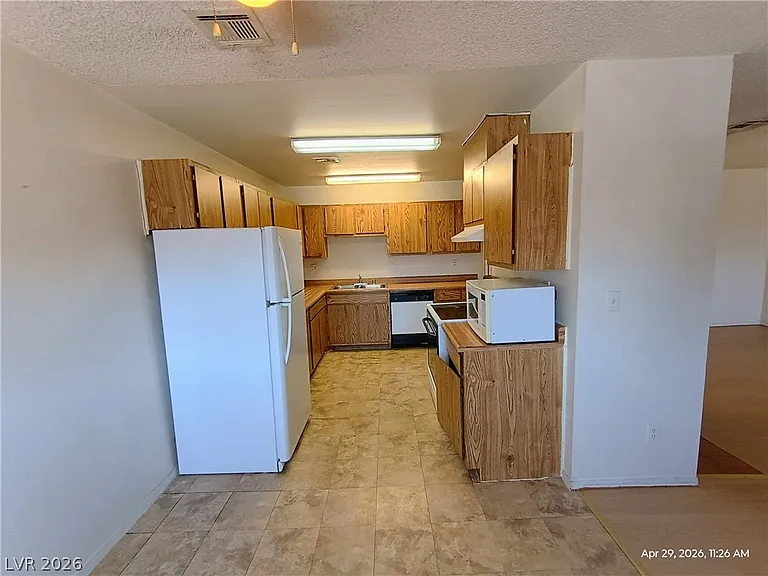 6228 Ilanos Ln #D — Photo 7