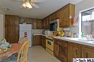 5th image of 634 W Naomi Ave Unit 2
