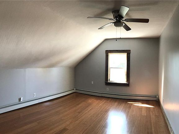 5th image of 160 Woodbine St APT 3