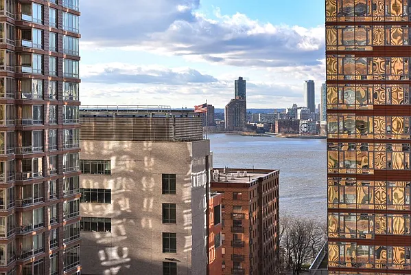 Rented by Compass | media 16