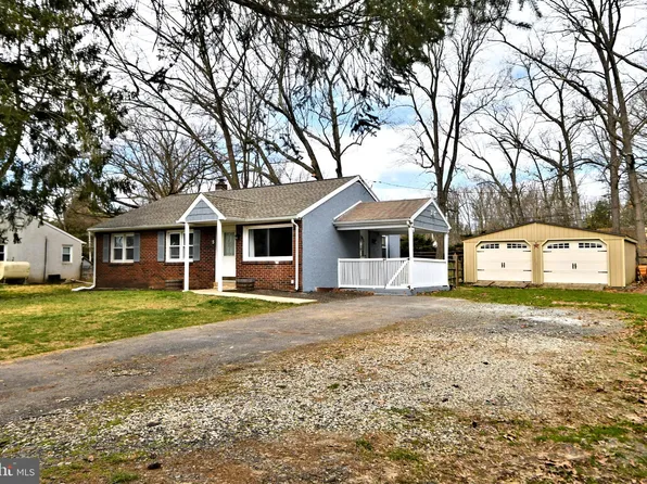 5 Marion St, Schwenksville, PA 19473