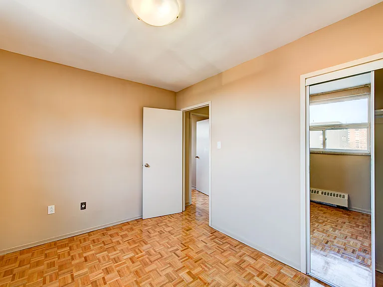 1470 Williamsport Dr — Photo 15