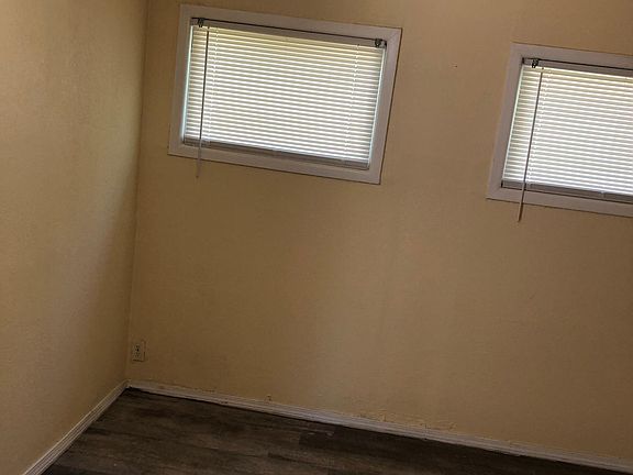 2nd image of 401 Ross Ave