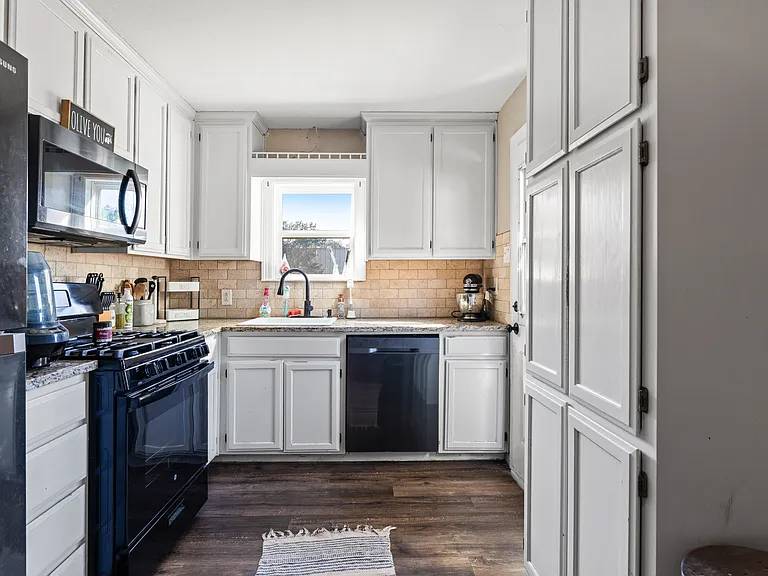 1008 Pierce St — Photo 4