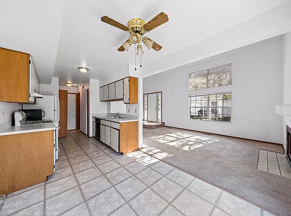 4th image of 214 Acorn Dr