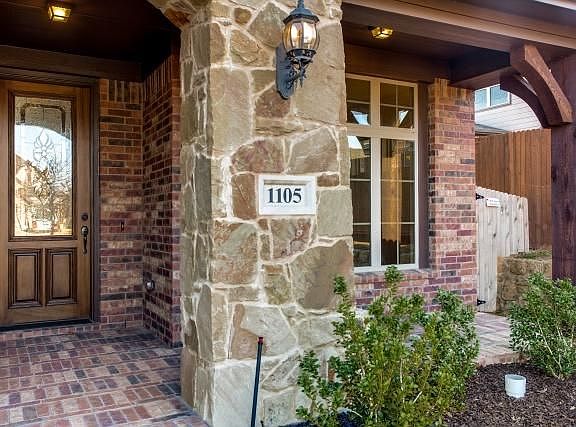 2nd image of 1105 Brooke Ct