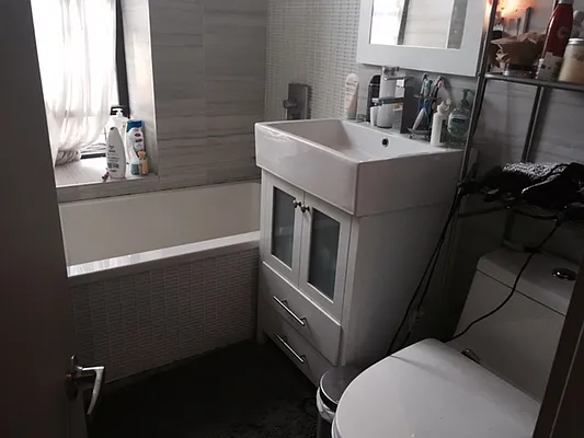 Rented by Premier Metro Realty Corp | media 73