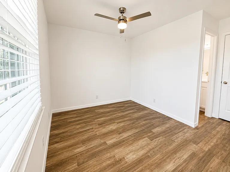 Alderview Apartments — Photo 12
