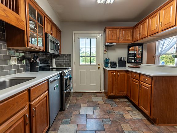 5th image of 3074 Bandy Rd