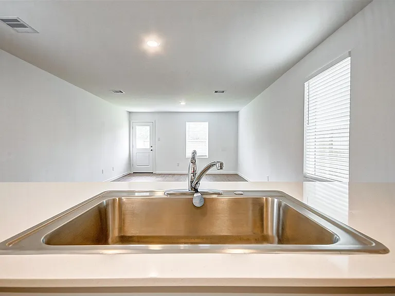 21543 Carosella Dr — Photo 6