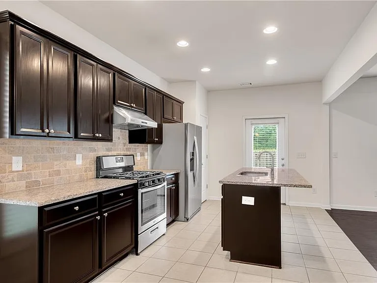 4920 Breezewood Cir — Photo 11