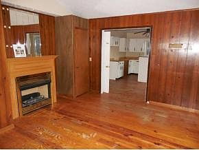 4th image of 880 Grass Way