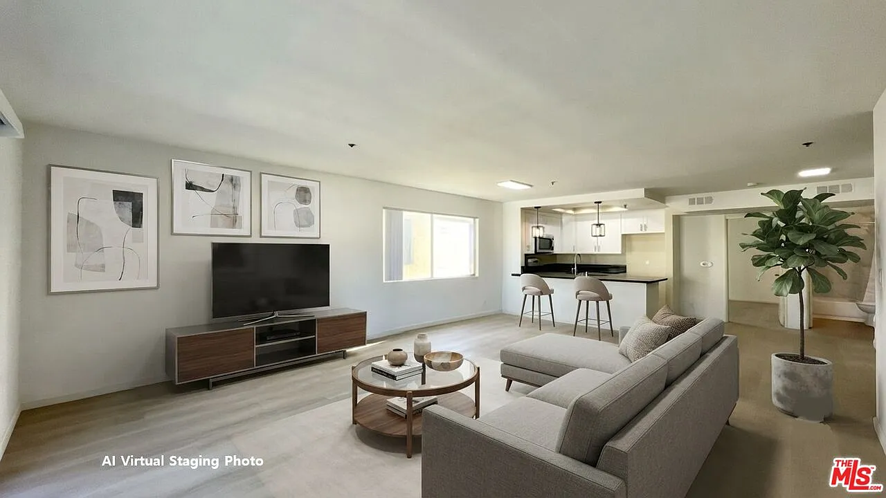 1 bed, 1.0 bath, 750 sqft, $1,975 — Photo 2