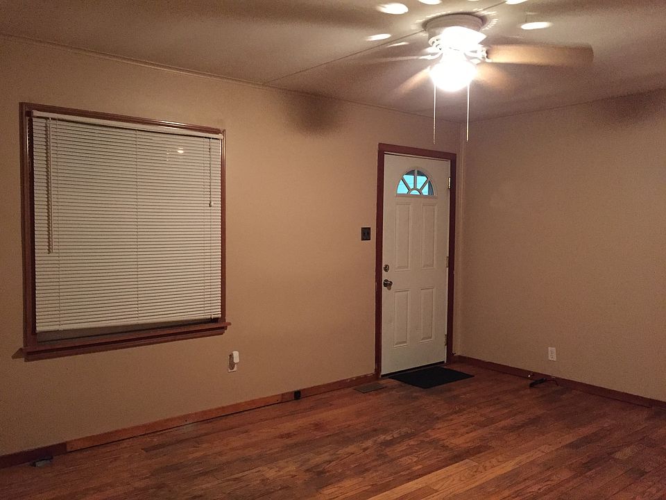 Living room & entryway