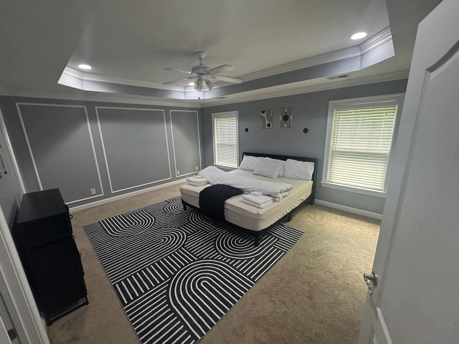 4 bed, 2.0 bath, 1976 sqft, $1,815 — Photo 1