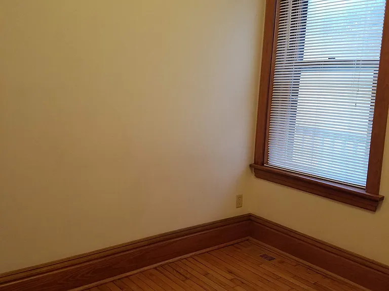 5861 Nina — Photo 17