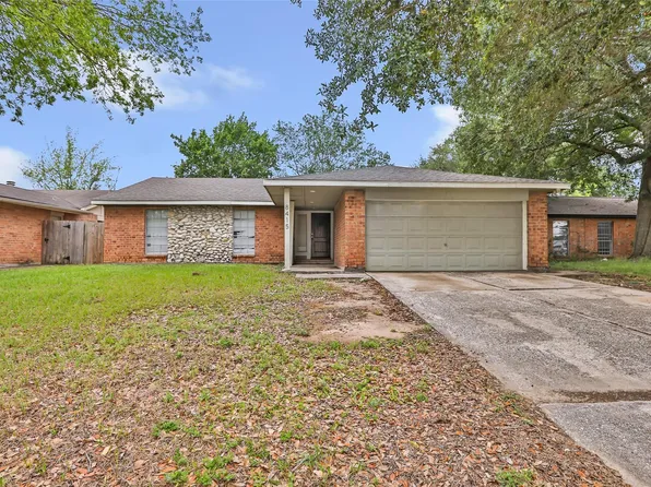 8415 Apothecary Ln, Houston, TX 77064