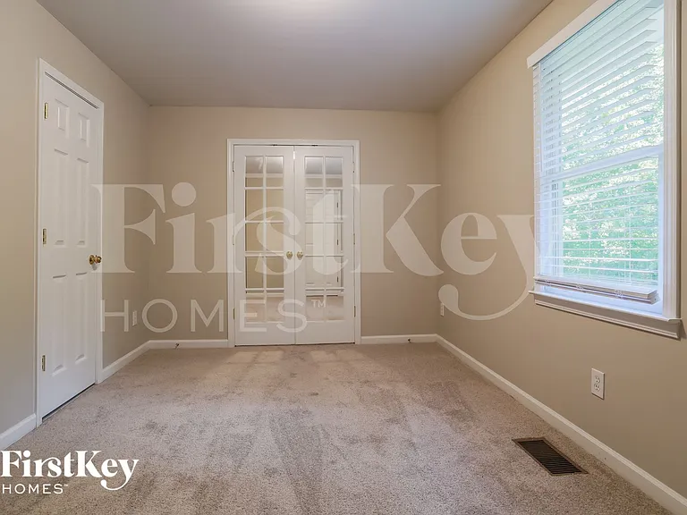226 David Larsen Dr — Photo 10