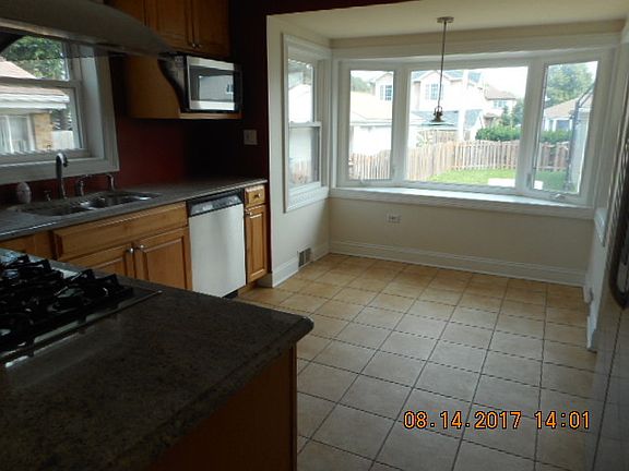 3rd image of 7639 N Oriole Ave