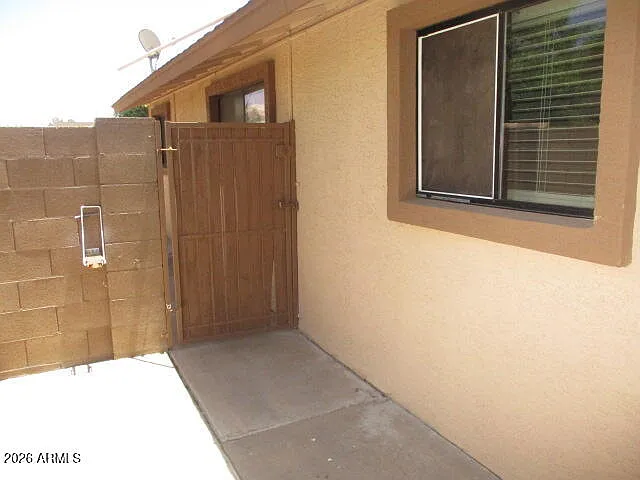 822 W Knox Rd — Photo 9