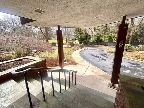 3rd image of 22 Chestnut Pl APT 210