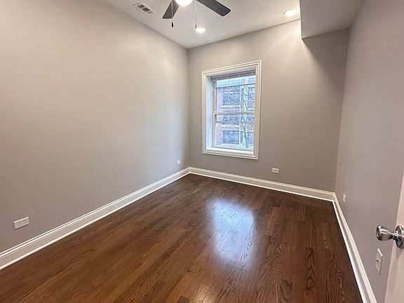 3rd image of 1146 W Lunt Ave #1157-2