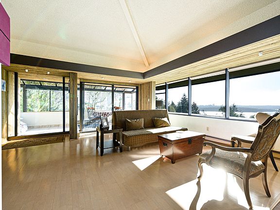 4th image of 2202 Folkestone Way