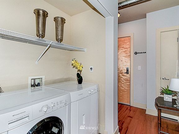 4th image of 530 Broadway Avenue E #303