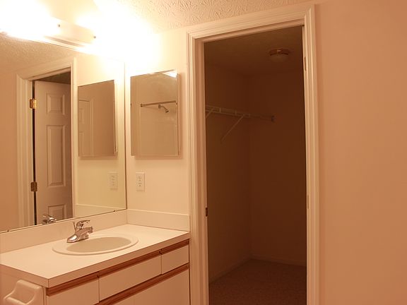 Upstairs Full Bath