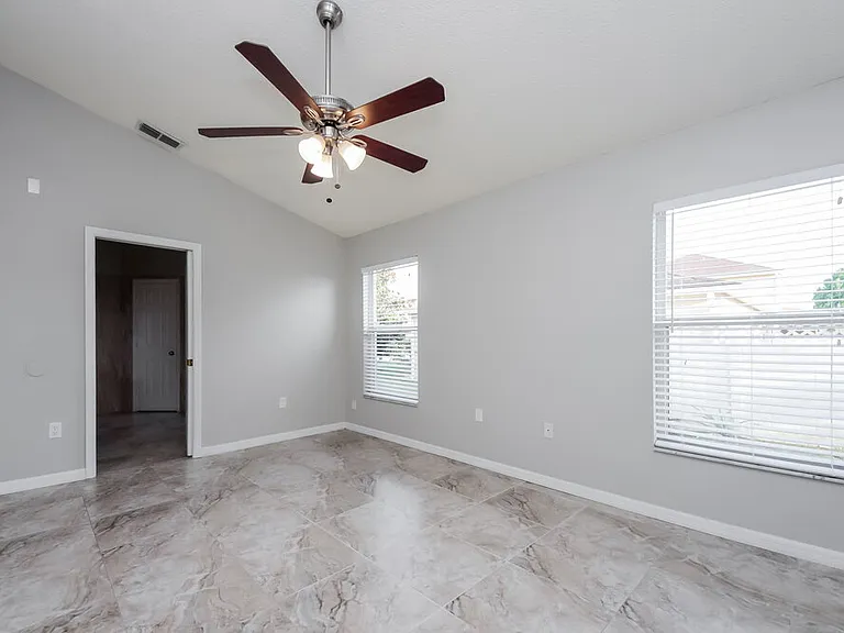 458 Tamarind Parke Ln — Photo 9