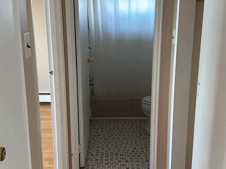 8024 Castor Ave — Photo 6