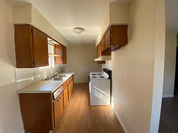5th image of 2561 Pollack Ave