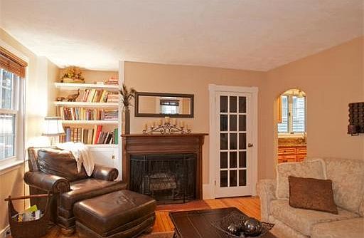3rd image of 55 Essex St