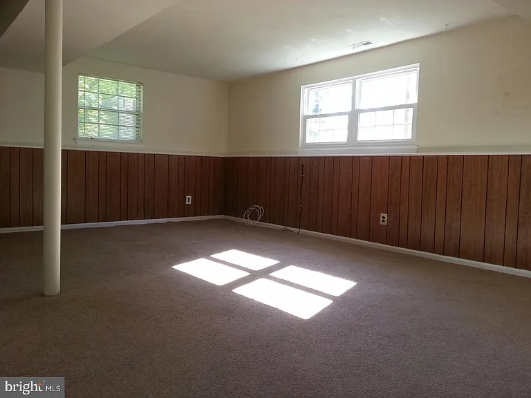 210 Ellis St — Photo 12
