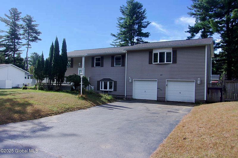 4th image of 37 Coachman Drive