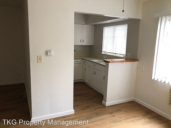 4th image of 295 S Hudson Ave #6089671