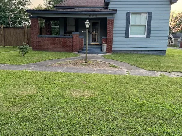 929 N 5th St, Vandalia, IL 62471