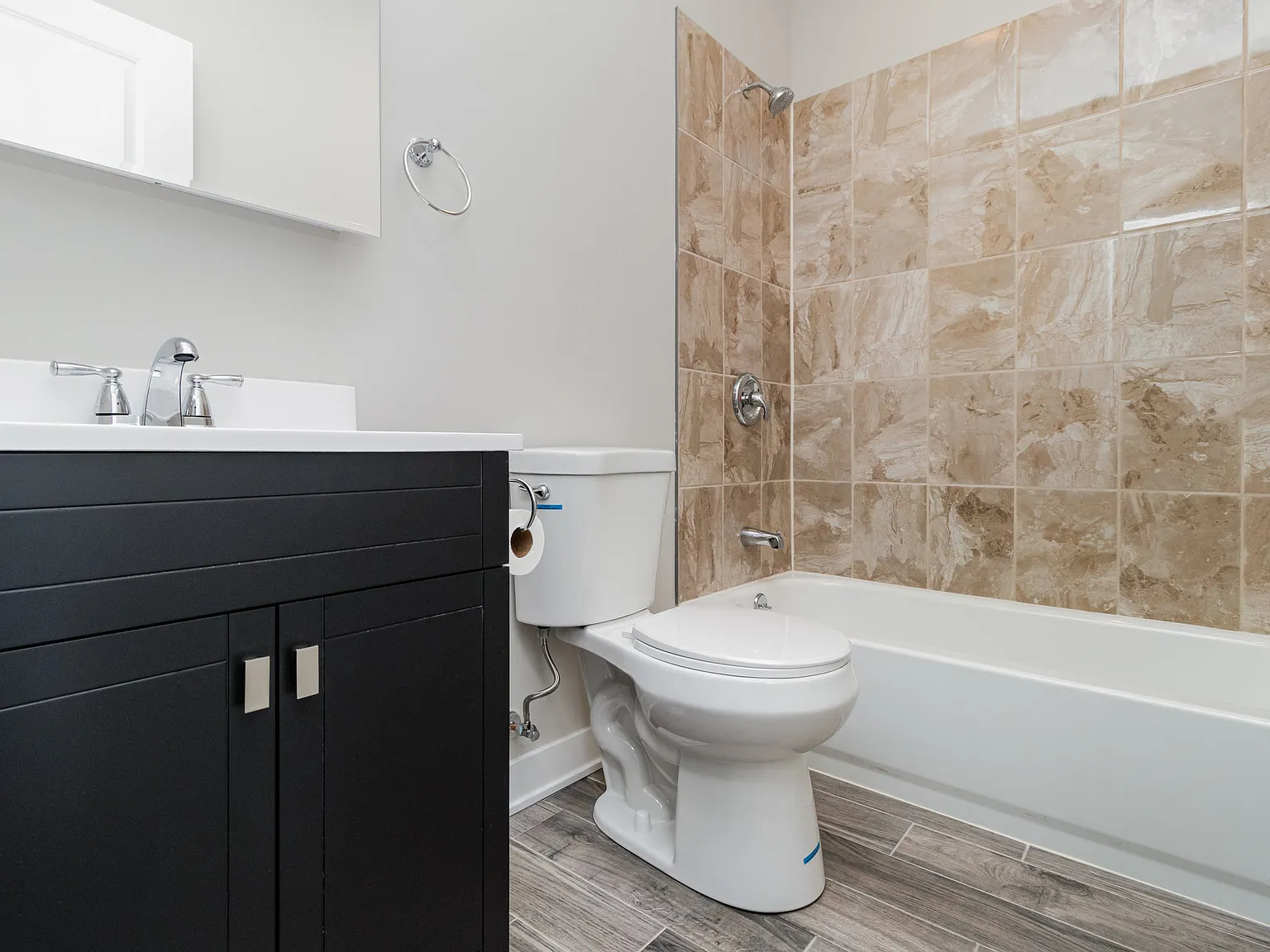 2 bed, 1200 sqft, $2,000 — Photo 4