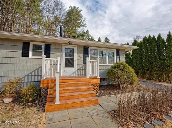 38 Greenwood Road, Wynantskill, NY 12198