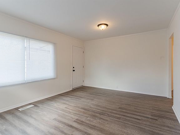 5th image of 2423-2425 N Kerth Ave