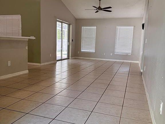 3rd image of 40045 Palm St
